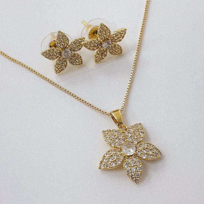 Conjunto Dorado Flor micro cristal - Collar + Par de Aros  COD068